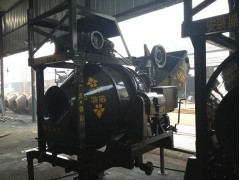 興隆建筑機械專業批發各種加大加厚翻斗裝置提升式混凝土攪拌機-- 鄭州市興隆建筑機械有限公司銷售部