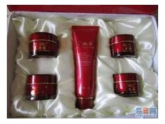 正品包郵，美膚白五合一祛斑美白套裝，嫩膚養(yǎng)顏組合-- 廣西南寧市護膚精品化妝品公司銷售部