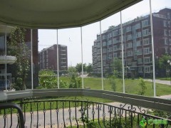 供應重慶泊眾批發無框陽臺窗-- 重慶泊眾工貿有限公司