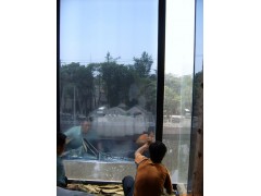 深圳建筑玻璃貼膜 隔熱防爆膜 防曬遮陽膜 防紫外線膜-- 深圳凱兆興環?？萍加邢薰? class=