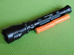 遠(yuǎn)射led手電筒-- 東莞市龍興光電科技有限公司