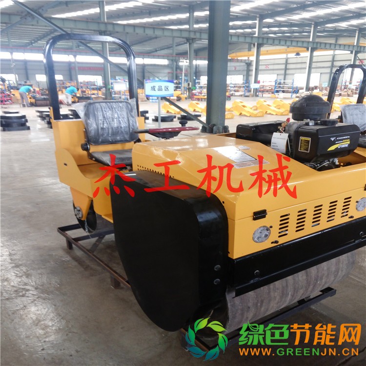 850型駕駛壓路機1