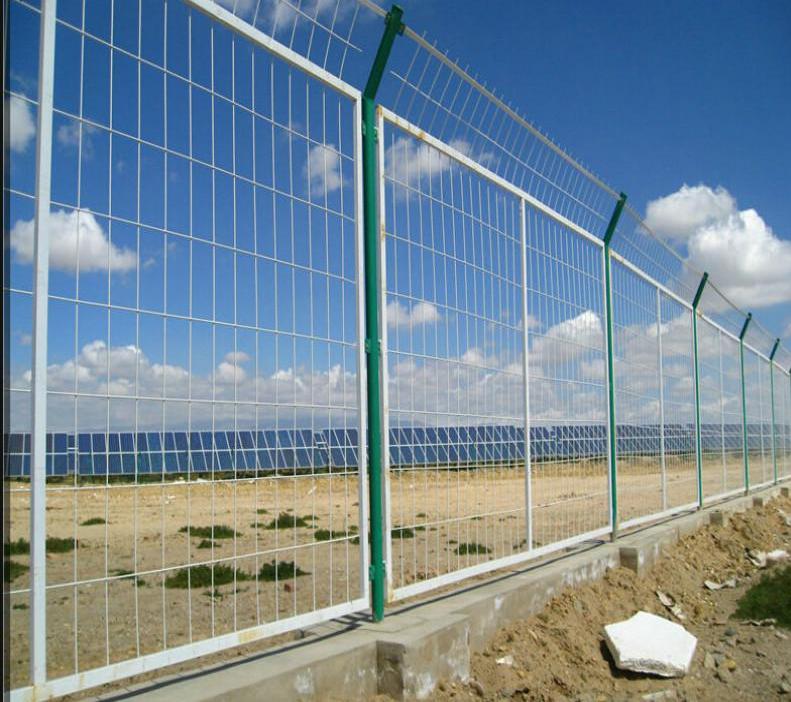 光伏電站圍欄，電力安全圍欄，太陽能電站防護欄桿-- 安平縣金淦絲網制造有限公司
