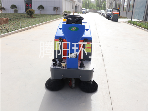 山東騰陽(yáng)環(huán)衛(wèi)TY-1200型電動(dòng)駕駛式掃地車-- 山東騰陽(yáng)環(huán)衛(wèi)設(shè)備有限公司